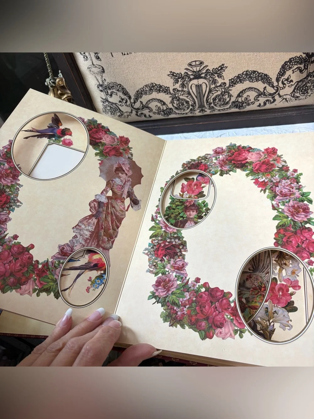 Victorian Photograph Album Robert Frederick Itd. Montague House 1995